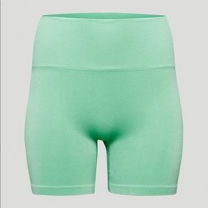 BRAND NEW TNA Body High Rise Shorts